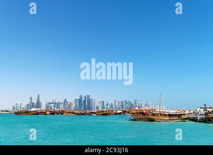 Dans le port de Dhow, derrière le quartier central des affaires de West Bay, Doha, Qatar, Moyen-Orient Banque D'Images