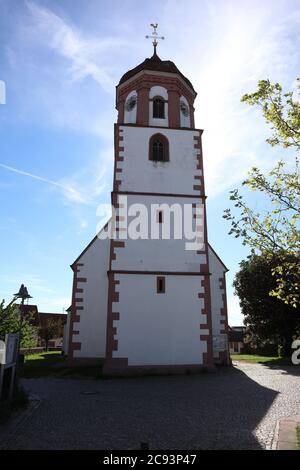 Neuhausen BEI Pforzheim, Bade-Wurtemberg/ Néant - juin 02 2019 : l'église catholique Urban und Vitus' dans la ville de Neuhausen près de Pforzheim, Allemagne Banque D'Images