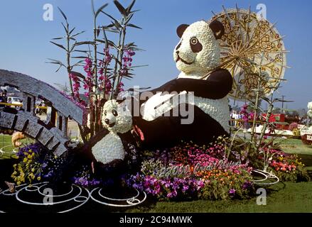 Entrée au Panda Float dans la Parade Pasadena Tournament of Roses le jour de l'an Banque D'Images