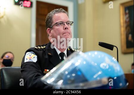 Gregory T. Monahan, chef par intérim de la police du parc national des États-Unis, témoigne lors de l'audience du Comité des ressources naturelles de la Chambre des représentants sur les « questions sans réponse concernant l'attaque de la police du parc américain le 1er juin contre des manifestants pacifiques à Lafayette Square », le mardi 28 juillet 2020. Crédit : Bill Clark/Pool via CNP | utilisation dans le monde entier Banque D'Images