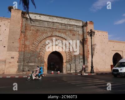 MARRAKECH, MAROC - septembre 23 2019 : première ancienne porte de Marrakech. Porte la plus ancienne Banque D'Images