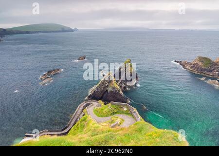 La vue imprenable sur les îles Blasket depuis la jetée de Dunquin (Dún Chaoin). Péninsule de Dingle, comté de Kerry, province de Munster, Irlande, Europe. Banque D'Images