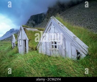 Géographie / Voyage, Islande, Austurland, Hoefn, maisons de sod sur la côte sud, Additional-Rights-Clearance-Info-non-disponible Banque D'Images