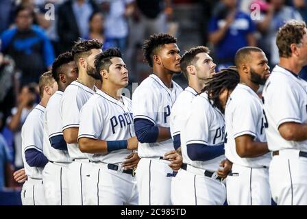 Christian Villanueva (i) y Freddy Galvis de San Diego, durante el partido de beisbol de los Dodgers de Los Angeles contra Padres de San Diego, durante el primer juego de la série las Ligas Mayores del Beisbol en Monterrey, Mexico el 4 de Mayo 2018.(photo: Luis Gutierrez) Banque D'Images