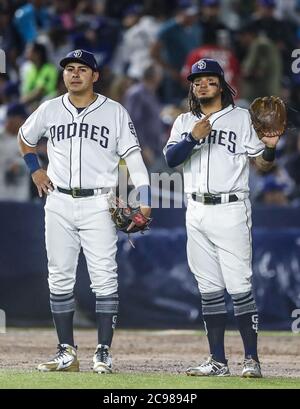 Christian Villanueva y Freddy Galvis de San Diego, durante el partido de beisbol de los Dodgers de Los Angeles contra Padres de San Diego, durante el primer juego de la série las Ligas Mayores del Beisbol en Monterrey, Mexico el 4 de Mayo 2018.(photo: Luis Gutierrez) Banque D'Images