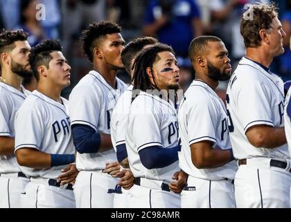 Christian Villanueva (i) y Freddy Galvis de San Diego, durante el partido de beisbol de los Dodgers de Los Angeles contra Padres de San Diego, durante el primer juego de la série las Ligas Mayores del Beisbol en Monterrey, Mexico el 4 de Mayo 2018.(photo: Luis Gutierrez) Banque D'Images