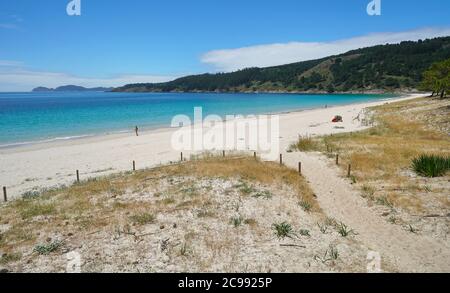 Plage de sable immaculé en Galice, Espagne, océan Atlantique, Praia de Barra, Cangas de Morrazo, province de Pontevedra Banque D'Images