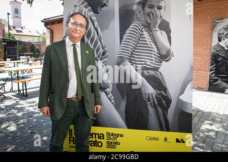 Bologne, Italie. 29 juillet 2020. GIAN Luca Farinelli, directeur de la bibliothèque cinématographique de Bologne, participe à la conférence de presse du festival du film « il cinéma ritrovato » le 29 juillet 2020 à Bologne, en Italie. Il Cinema Ritrovato c'est un festival de cinéma dédié à la redécouverte de films rares et peu connus. Crédit: Massimiliano Donati/Alay Live News Banque D'Images