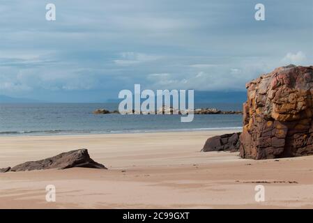 Plage déserte à Kilmory, île de Rum, Hébrides Banque D'Images