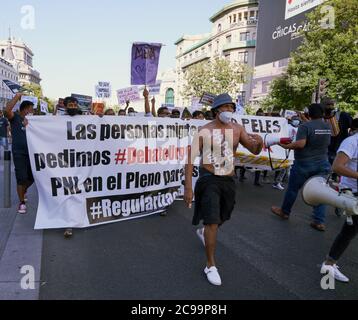 Brave Bangladesh à Papers for Everyone proteste Madrid 19 juillet 2020 Banque D'Images