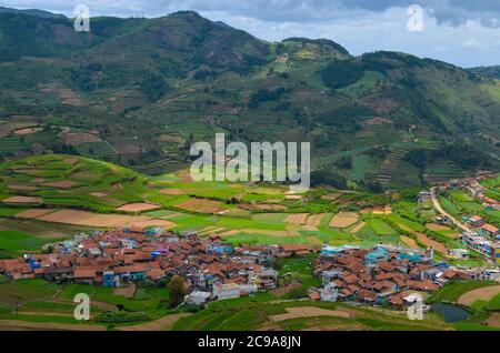 Belle photo du village de Poombarai situé dans les collines de Palani de Tamil Nadu, Inde Banque D'Images