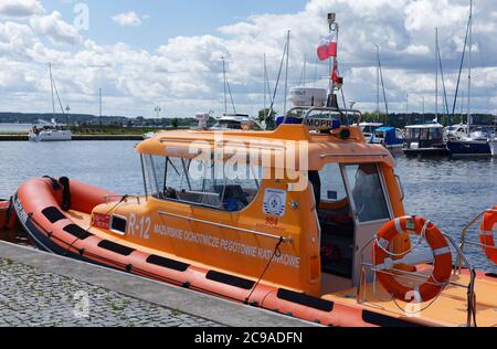 Quai du bateau de sécurité des garde-côtes dans le port. Gizycko, Pologne Banque D'Images