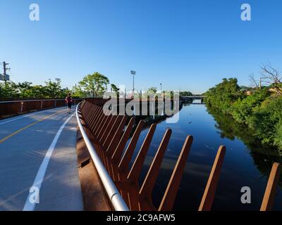 312 RiverRun, Riverview Bridge, Chicago, Illinois. Banque D'Images