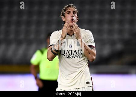 Turin, Italie. 29 juillet 2020. TURIN, ITALIE - 29 juillet 2020 : Nicolo Zaniolo d'AS Roma semble abattu pendant le match de football de la série A entre le FC de Turin et AS Roma. (Photo de Nicolò Campo/Sipa USA) crédit: SIPA USA/Alay Live News Banque D'Images