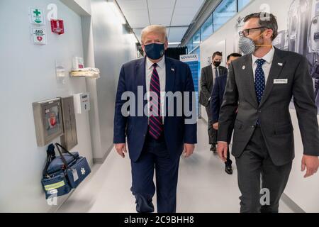 MORRISVILLE, États-Unis - 27 juillet 2020 - le président américain Donald J. Trump participe à une tournée le lundi 27 juillet 2020, au BioProcess innovation Center de F Banque D'Images