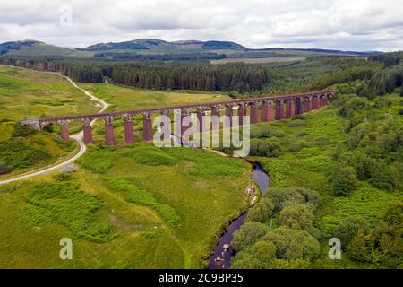 Vue aérienne du viaduc Big Water of Fleet au nord-ouest de Gatehouse of Fleet, Kirkcudbrightshire, Dumfries et Galloway, Écosse. Banque D'Images