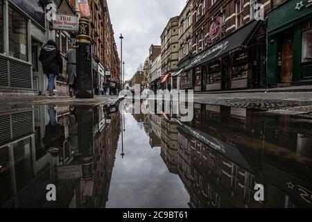 Waterloged Brewer Street au coeur de Soho, West End de Londres, centre de Londres, Angleterre, Royaume-Uni Banque D'Images