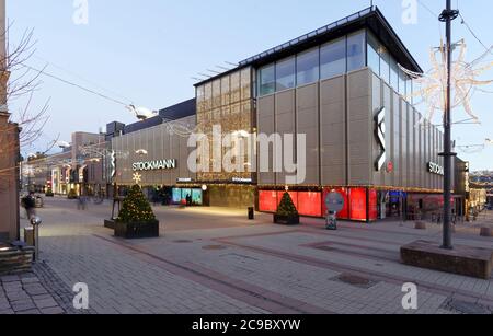 Grand magasin Stockmann à Turku, Finlande, la veille de Noël Banque D'Images