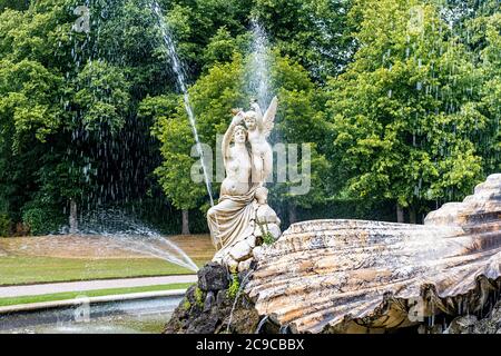 Maison et jardins de Cliveden, fontaine de l'Amour Banque D'Images