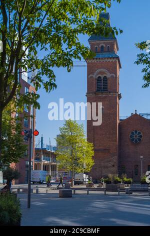 Église Saint-Pierre, Cutting Room Square, Ancoats, Manchester. Construit en 1859. Une extension en 2019 obscurcit une grande partie de l'original vu dans cette image. Banque D'Images