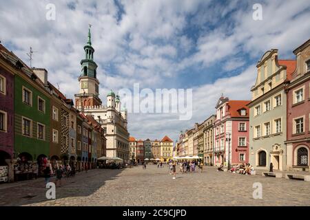 Poznan/Posen, Alter Markt mit Alten Rathaus und den Krämerhäusern Banque D'Images