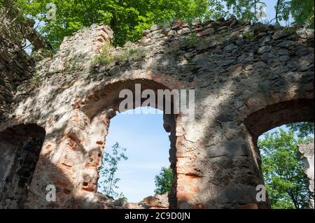 Ruines d'un château "Gryf' dans Proszówka, Gmina Gryfów Śląski, au sein de Lwówek Śląski, comté de Basse-silésie, dans le sud-ouest de la Pologne Banque D'Images