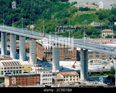 Derniers travaux et finissage sur la structure du nouveau pont de Gênes San Giorgio ex Ponte Morandi, qui sera inauguré le lundi 3 août. (? Riccardo Arata/Fotogramma, GÊNES - 2020-07-30) p.s. la foto e' utilizzabile nel rispetto del contento in cui e' stata scattata, e senza intento diffamatorio del decoro delle persone rappresentate Banque D'Images