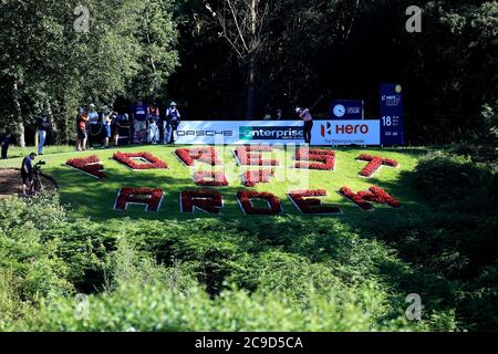 Le Miguel Angel Jimenez d'Espagne débarque le 18 au cours de la première journée du Hero Open à Forest of Arden Marriott Hotel and Country Club, Birmingham. Banque D'Images