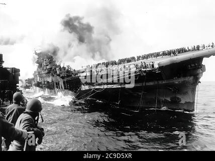 La longue et sanglante bataille d’OKINAWA au Japon en 1945. La bataille a été l'une des plus sanglantes de la bataille sanglante et longue d'OKINAWA au Japon en 1945. La bataille a été l'une des plus sangsues du Pacifique Banque D'Images