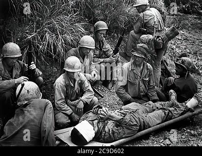 La longue et sanglante bataille d’OKINAWA au Japon en 1945. La bataille a été l'une des plus sanglantes de la bataille sanglante et longue d'OKINAWA au Japon en 1945. La bataille a été l'une des plus sangsues du Pacifique Banque D'Images