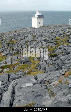 Phare blanc, Black Head, The Burren, Comté de Clare, Irlande, Éire, Irland, Írország, Europe Banque D'Images