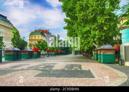 Place Hviezdoslav dans la vieille ville, entre le Nouveau pont et le Théâtre national slovaque de Bratislava, Slovaquie Banque D'Images