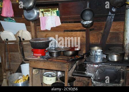 Un gros plan d'une cuisine rurale isolée dans la région d'Arenal, au Costa Rica Banque D'Images