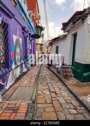 Petite allée dans la vieille ville de Bogota, la capitale et la plus grande ville de Colombie Banque D'Images