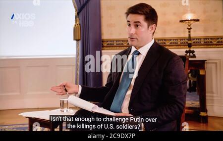 Washington, District de Columbia, États-Unis. 29 juillet 2020. Une capture d'écran vidéo du président DONALD TRUMP interviewé par JONATHAN SWAN sur « Axios sur HBO ». Au cours de ce segment, Trump a admis ne jamais soulever la question du paiement par la Russie des primes taliban sur la vie des Américains lors d’un appel téléphonique avec Poutine. Crédit : Brian Cahn/ZUMA Wire/Alay Live News Banque D'Images