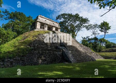 Le Temple du Comte dans les ruines de la ville maya de Palenque, Parc National de Palenque, Chiapas, Mexique. Un site classé au patrimoine mondial de l'UNESCO. Banque D'Images