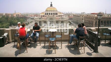 Bellas Artes concert and Opera House vu de la cafétéria du grand magasin Sears, Mexico, Mexique Banque D'Images