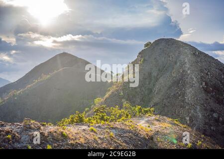 Belles montagnes au coucher du soleil, Vietnam, Nha Trang Banque D'Images