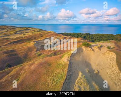 Magnifique paysage de Gray Dunes, Dead Dunes à la Curonian Spit à Nida, Neringa, Lituanie Banque D'Images