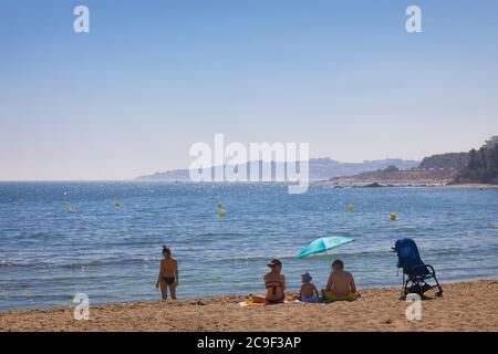Plage El Charcon, Costa Mijas, Costa del sol, province de Malaga, Andalousie, sud de l'Espagne. Banque D'Images