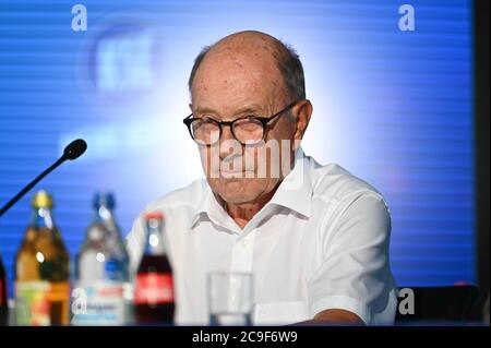 Karlsruhe, Allemagne. 30 juillet 2020. Vice-président Guenter Pilarsky (KSC). GES/football/2ème Bundesliga: Assemblée générale extraordinaire du Club sportif Karlsruher, 30 juillet 2020 | usage dans le monde crédit: dpa/Alay Live News Banque D'Images