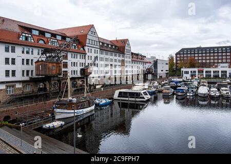 Allemagne, Berlin. Entrepôt Tempelhof Harbour. Le bâtiment historique classé a été restauré et abrite désormais des boutiques et des restaurants Banque D'Images