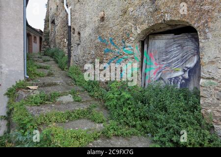 Calitri - Vicolo del borgo abbandonato Banque D'Images