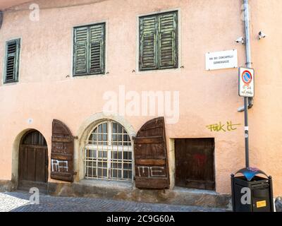 Façade de maison dans la vieille ville de Bozen - Italie Banque D'Images