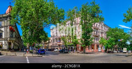 Odessa, Ukraine 06.23.2020. Hôtel de luxe Bristol dans le centre historique de la ville d'Odessa lors d'une belle journée d'été Banque D'Images
