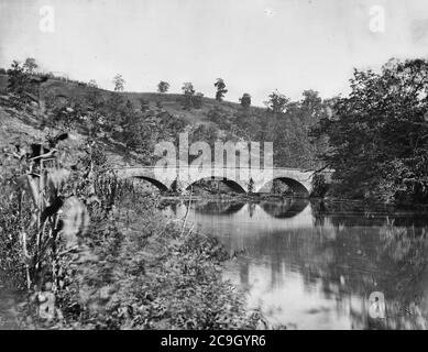 Antietam, Maryland. Pont Antietam, vue sur le ruisseau - Pont Burnside, 1860 Banque D'Images