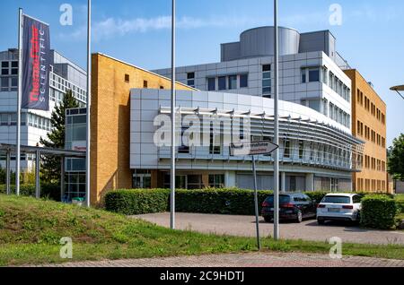 Hennigsdorf, Allemagne, 06/13/2020: Thermo Fisher Scientific est un approvisionnement américain en instruments scientifiques, réactifs et consommables Banque D'Images