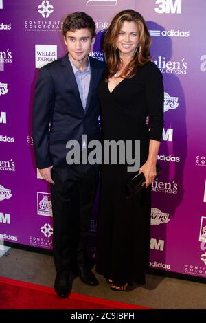 17 novembre 2012, Los Angeles, Californie, États-Unis: Erik Ireland et Kathy Ireland assistent à la Roast de célébrités de Kareem Abdul-Jabbar, organisée par George Lopez. (Image crédit : © Billy Bennight/ZUMA Wire) Banque D'Images