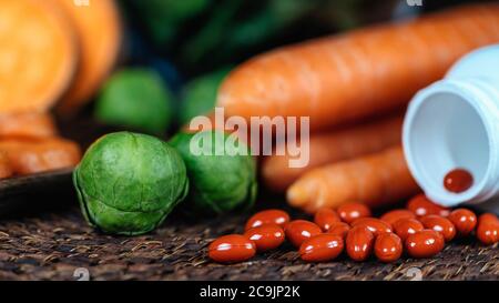 Suppléments et légumes de lutéine. La lutéine est un pigment jaune. Il se produit naturellement dans les légumes verts et d'autres plantes. La lutéine est spécifique Banque D'Images