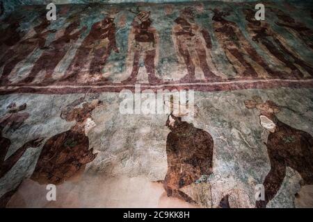 Fresque murale montrant la célébration et le rituel dans la salle 3 du Temple des peintures murales dans les ruines de la ville maya de Bonampak à Chiapas, Mexique. Banque D'Images